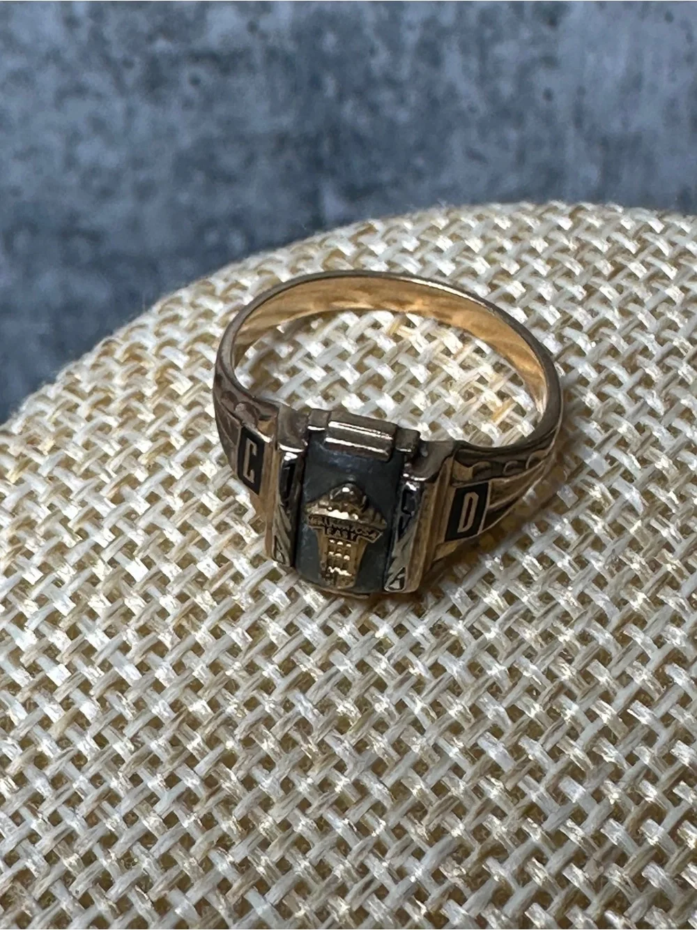 1965 Jostens Yellow 10k & Mother of Pearl Class Ring Size 5.75 Initials C.D.